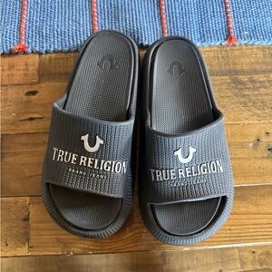 True Religion Black Slides Chunky